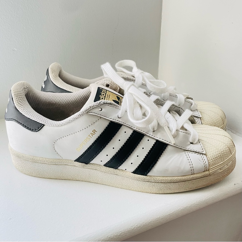 Adidas Stan Smith White / Black Women’s Size 6